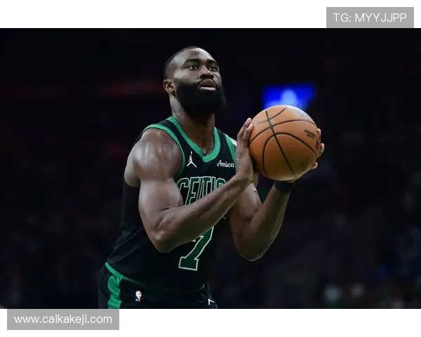 杰伦布朗在NBA赛场上的成长之路与未来发展潜力分析